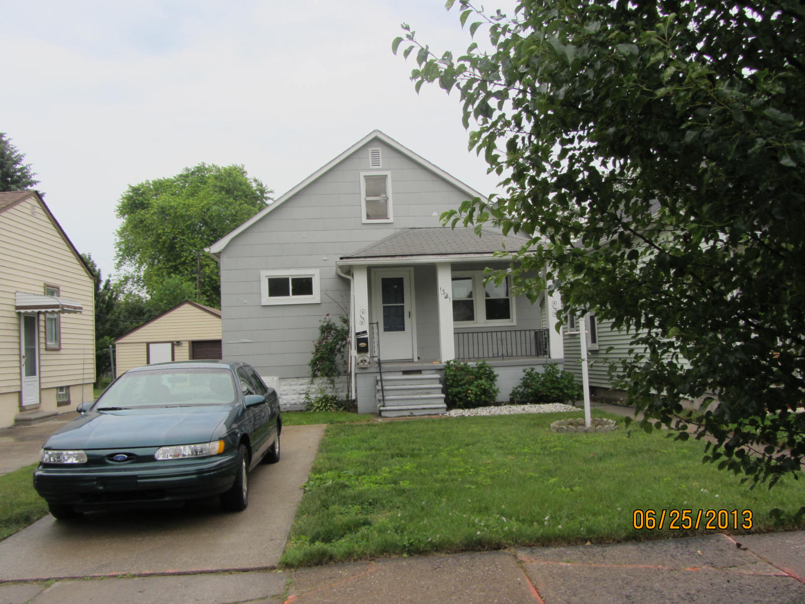1321 Applewood Ave, Lincoln Park, MI 48146 