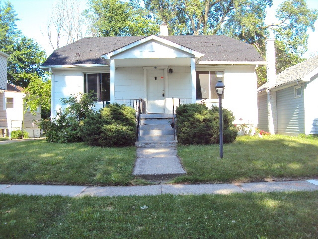 556 Stratford Rd, Ferndale, MI 48220 