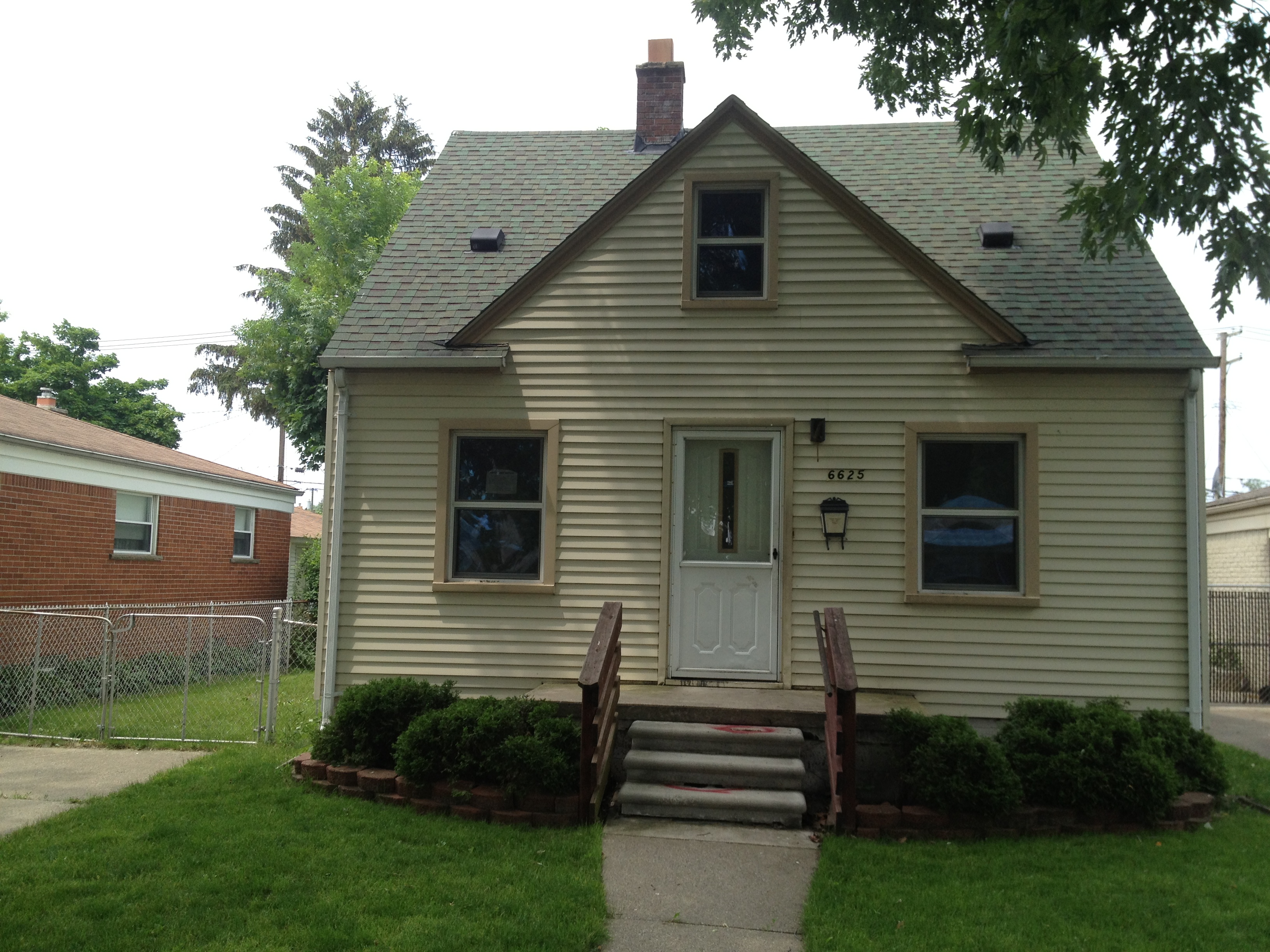 6625 Fenton, Dearborn Heights, MI 48127 