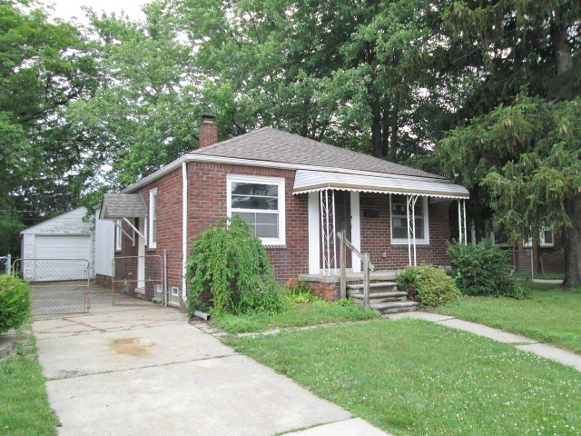14722 Lydia Ave, Eastpointe, MI 48021 