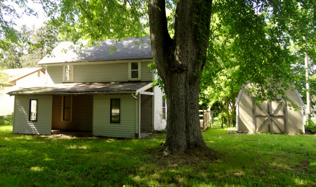 6373 W Berrien St, Eau Claire, MI 49111 