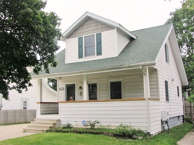 1814 Stirling Ave, Lansing, MI 48910 