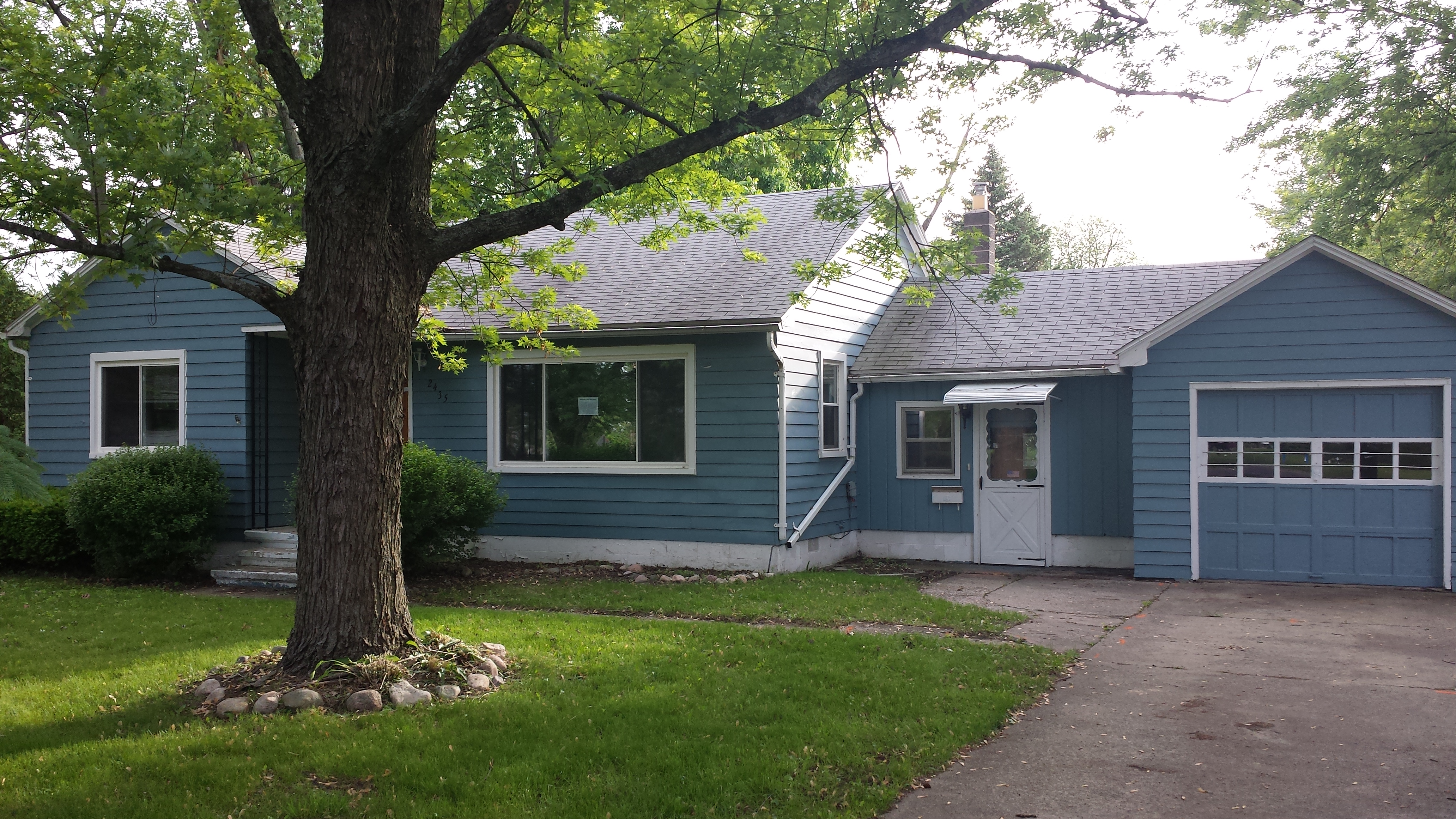 2435 Strawberry Ln, Port Huron, MI 48060 