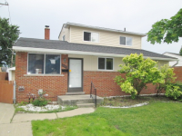 15918 E 13 Mile Rd, Roseville, MI 48066 