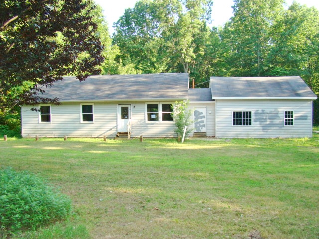 7190 F Dr S, Ceresco, MI 49033 