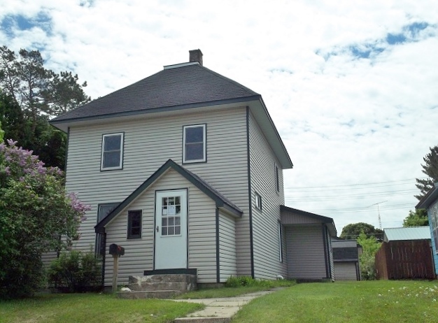 210 E Harrie St, Newberry, MI 49868 