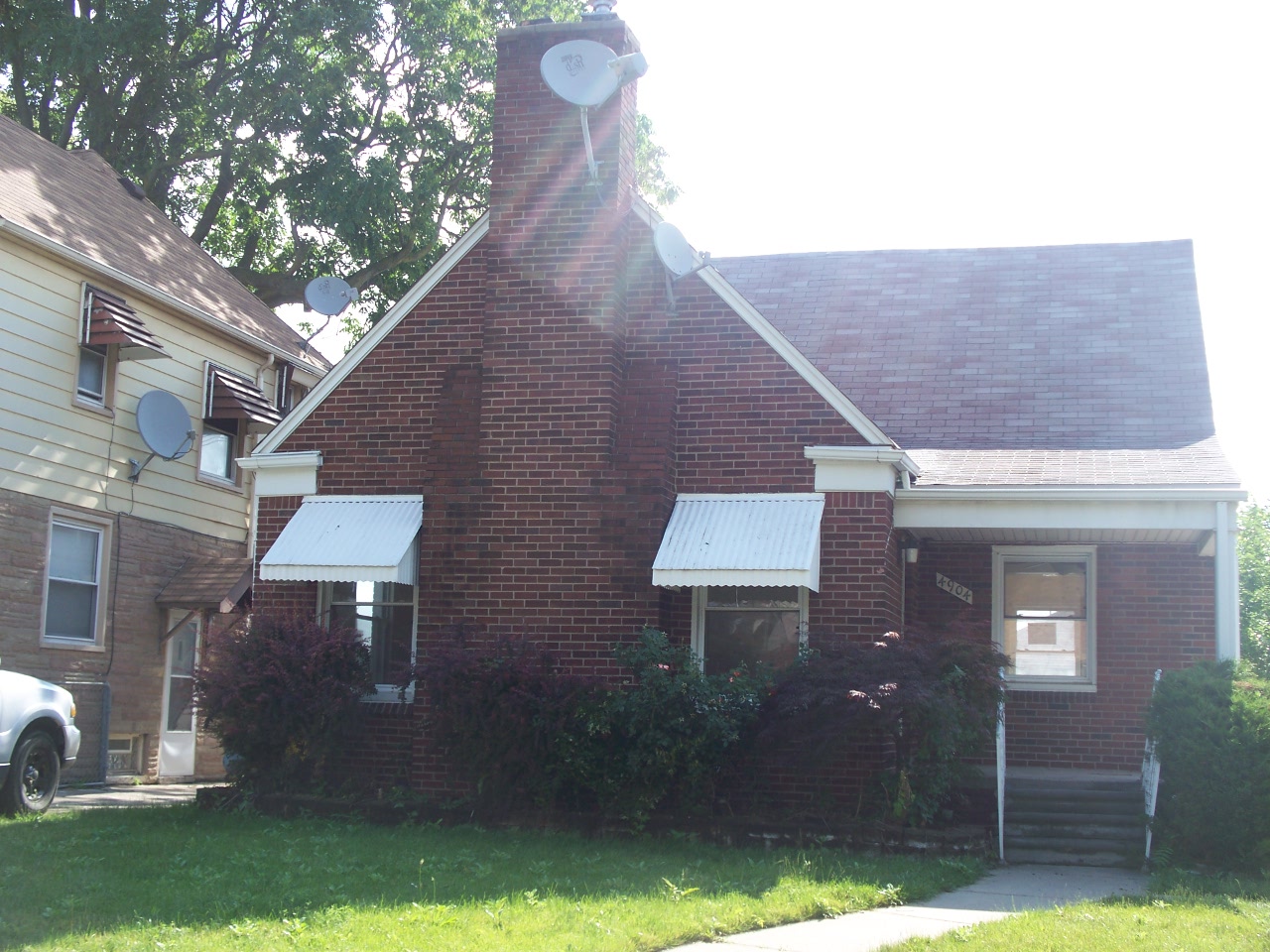 4904 Maple St, Dearborn, MI 48126 