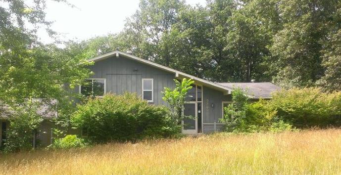 9760 Baude Dr, Brighton, MI 48116 
