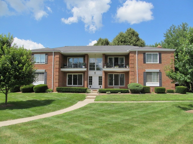 702 E Fox Hills Dr # 123, Bloomfield Hills, MI 48304 