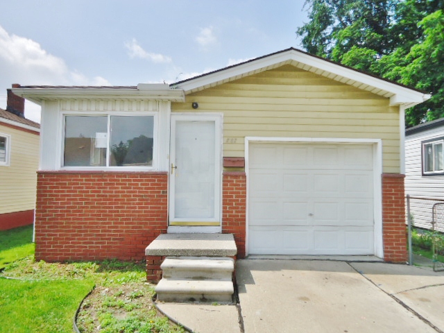 669 Park Ave, Lincoln Park, MI 48146 