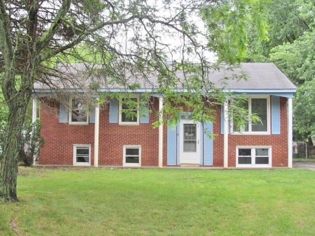 751 Manzano Dr, Walled Lake, MI 48390 
