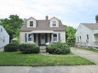 19341 Kenosha St, Harper Woods, MI 48225 