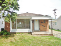 12884 Woodbine, Redford, MI 48239 
