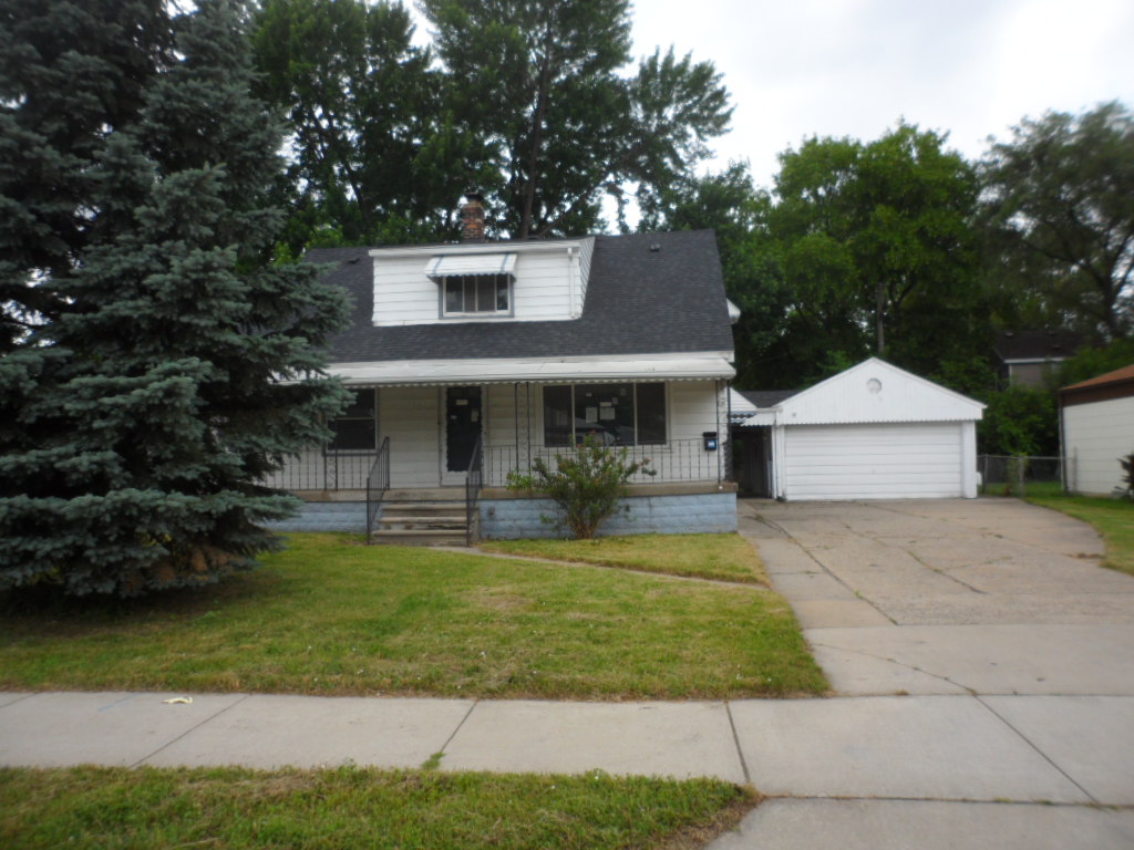 23055 Rein Avenue, Eastpointe, MI 48021 