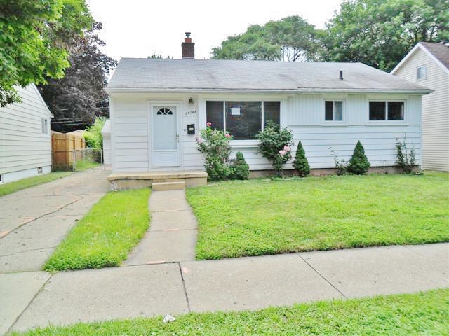 26068 Oakland St, Roseville, MI 48066 