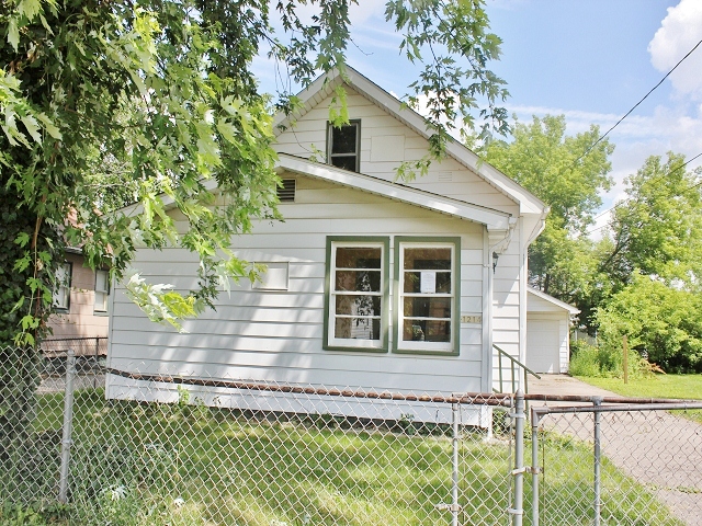 1214 Vermilya Ave, Flint, MI 48507 