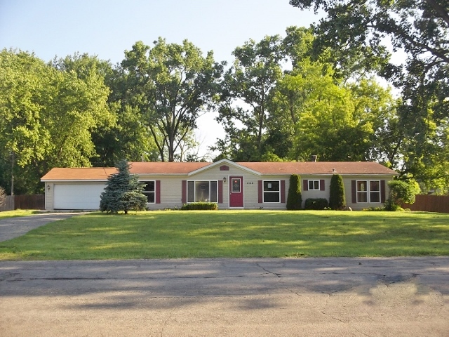 2122 Carlton Blvd, Jackson, MI 49203 