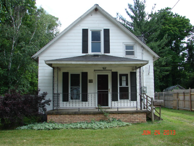 34 Sisson Ave, Battle Creek, MI 49015 