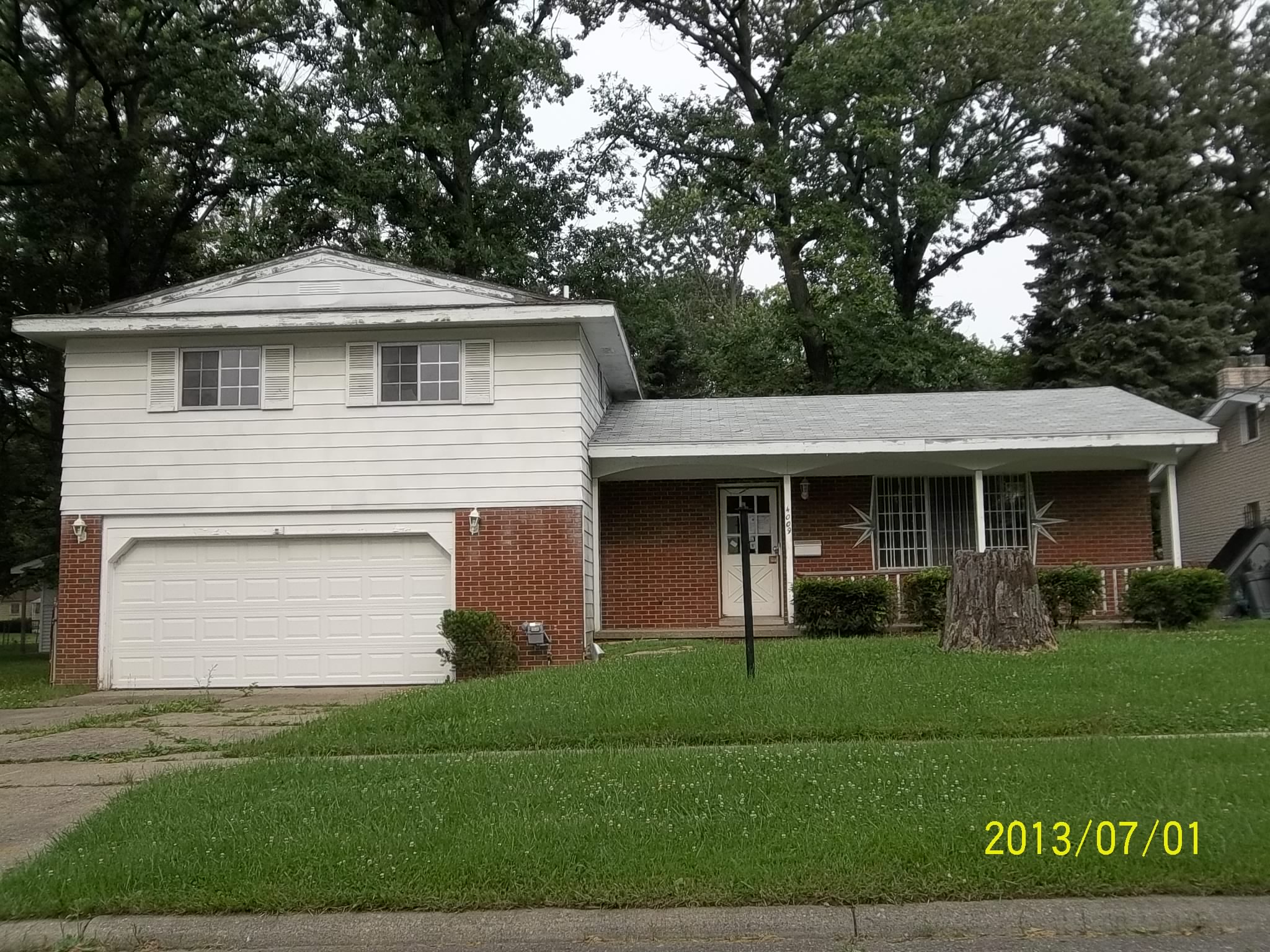 4009 Comstock Ave, Flint, MI 48504 