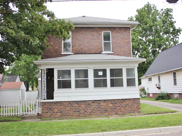 320 Cass St, Owosso, MI 48867 