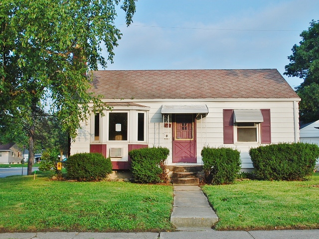 810 Mann Ave, Flint, MI 48503 