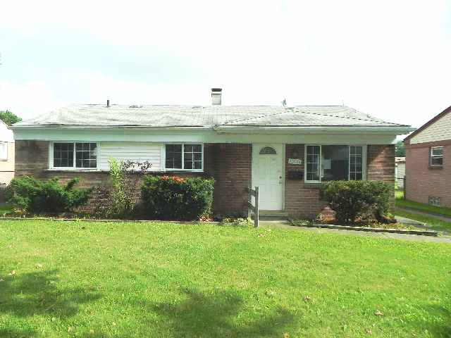 30884 Steinhauer St, Westland, MI 48186 