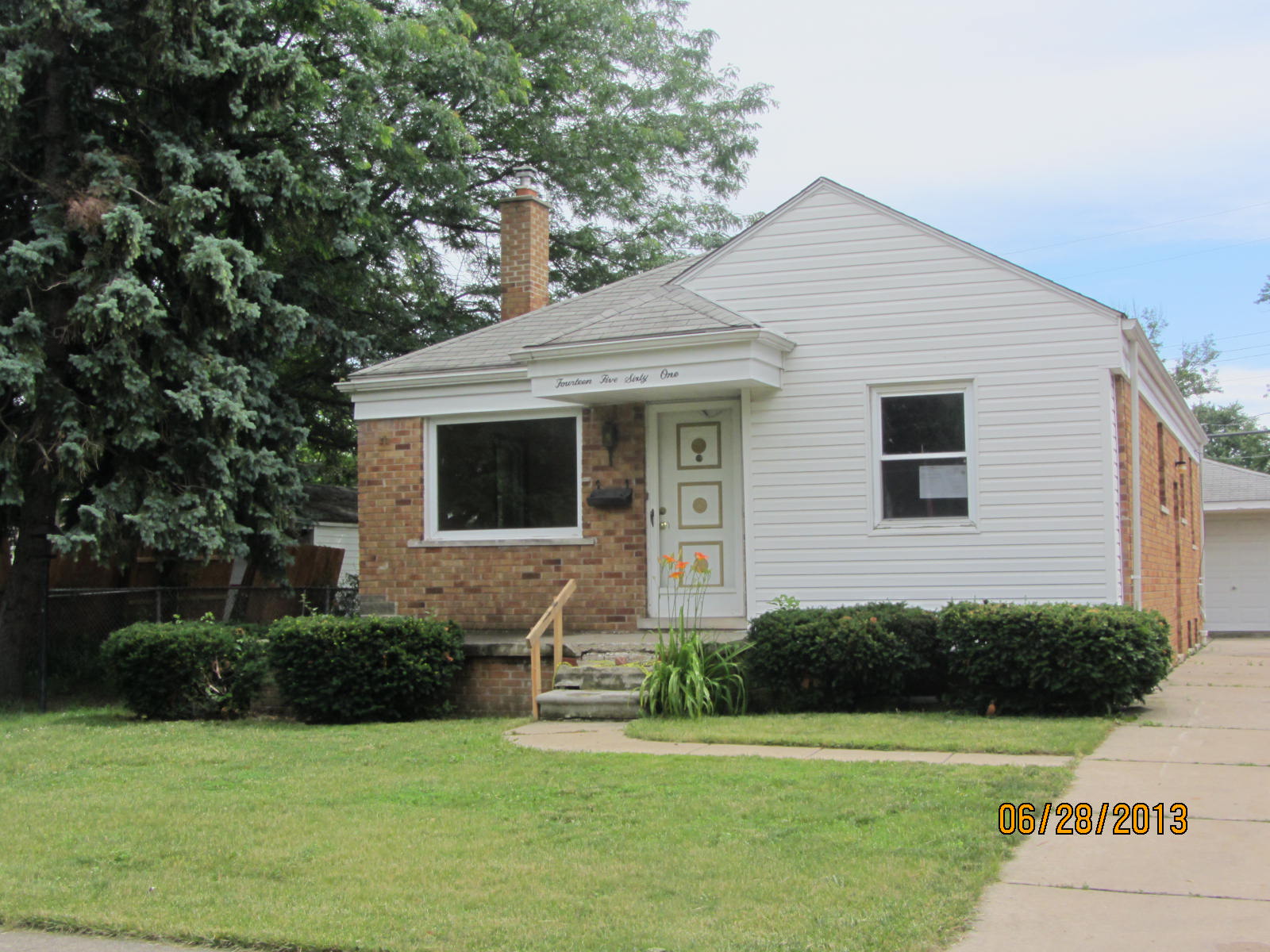 14561 Thomas Ave, Allen Park, MI 48101 