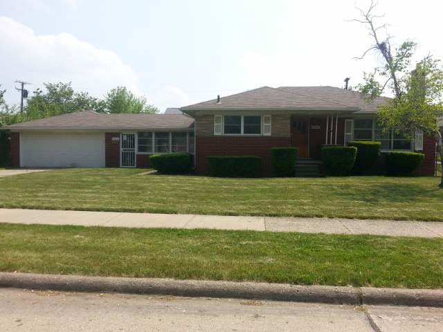 20646 Anita St, Harper Woods, MI 48225 