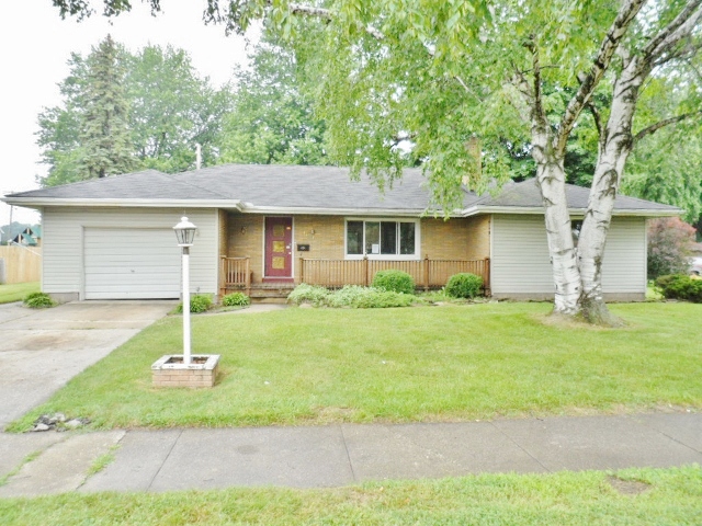 1458 New Hampshire Ave, Marysville, MI 48040 