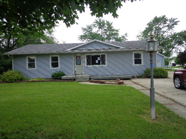 1006 Shady Ln, Tecumseh, MI 49286 