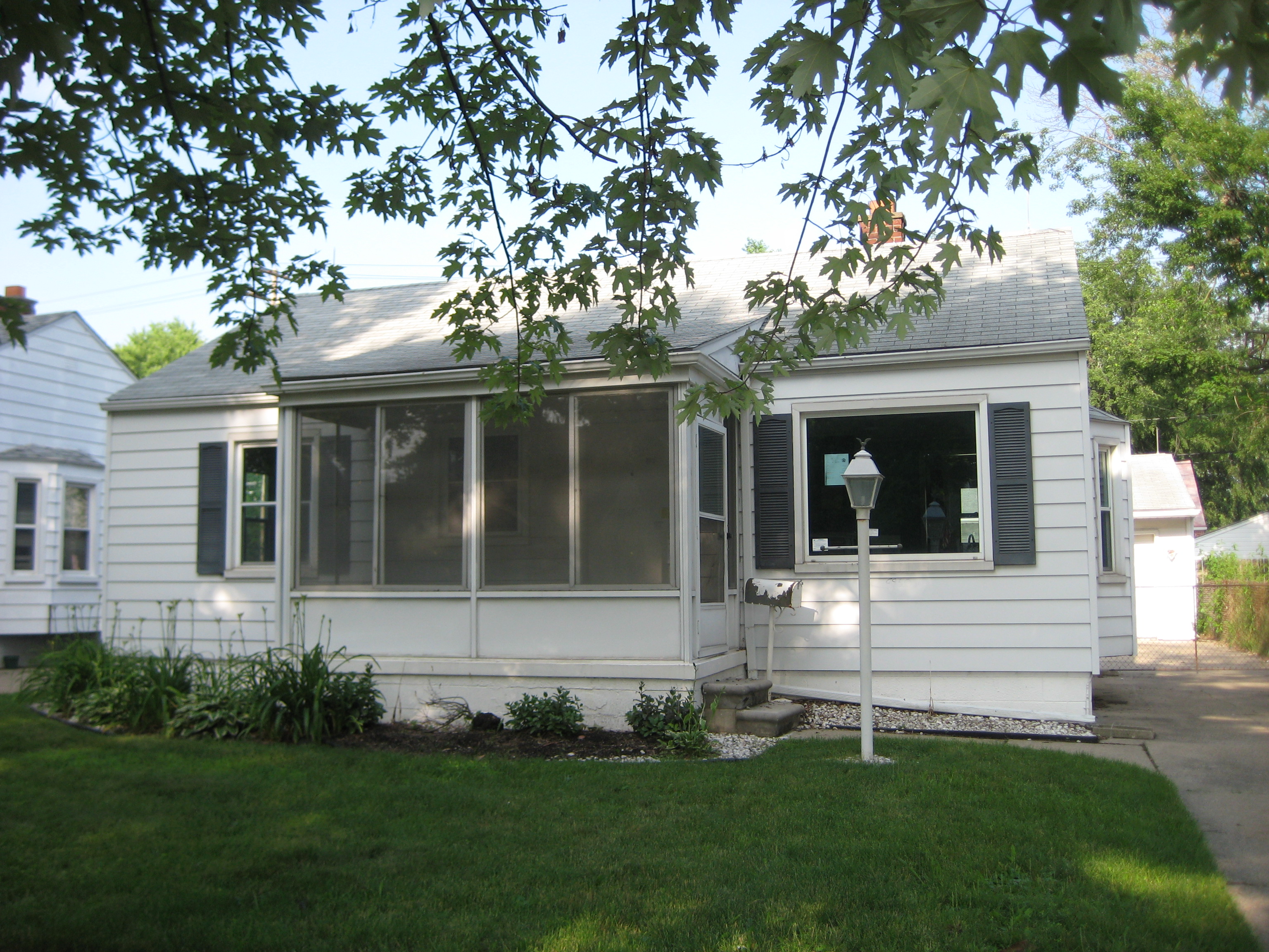 9950 Tecumseh, Redford, MI 48239 