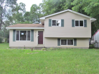 9131 Hutchins St, White Lake, MI 48386 