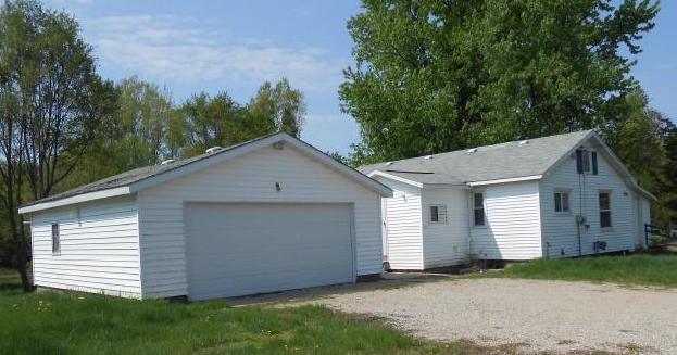 340 N FOURTH ST, Edmore, MI 48829 