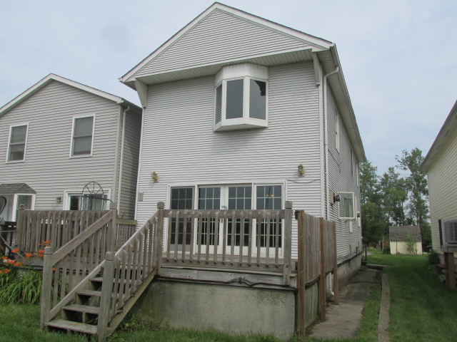 6988 Lakeshore Dr, Newport, MI 48166 