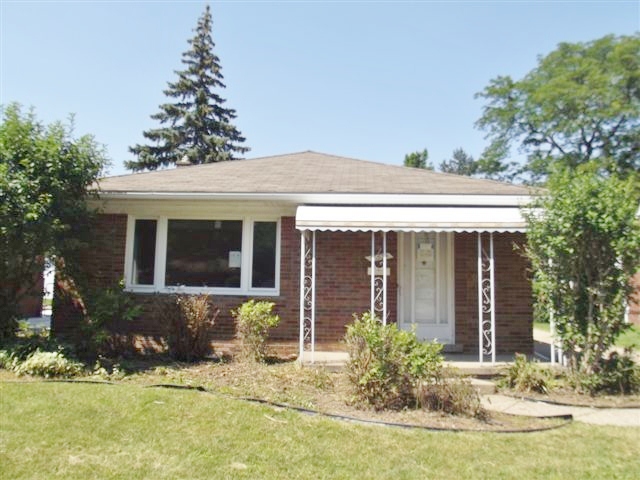 16525 Lincoln Ave, Eastpointe, MI 48021 