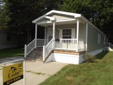 3299 Glendale Circle, Bay City, MI 48706 