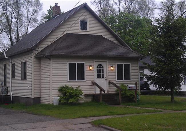 616 N Barnard St, Greenville, MI 48838 