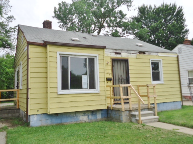 26180 Yale St, Inkster, MI 48141 