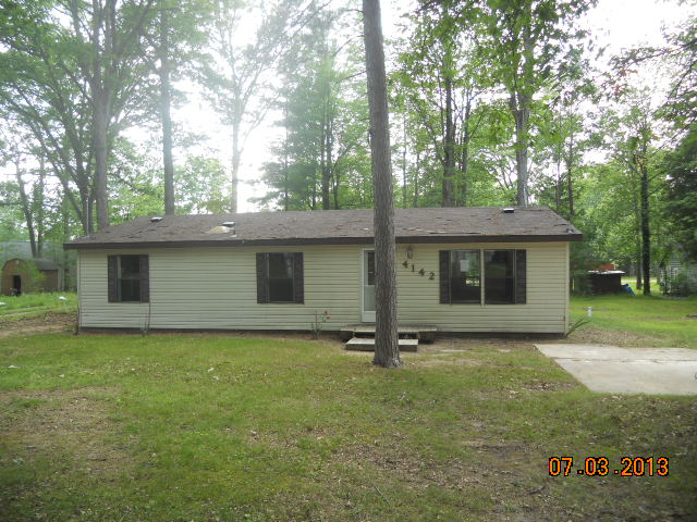 4142 Grant Rd, Beaverton, MI 48612 