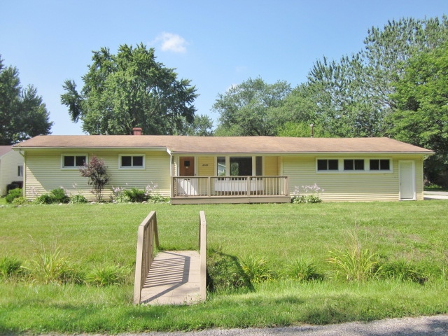 6170 Adams St, South Rockwood, MI 48179 