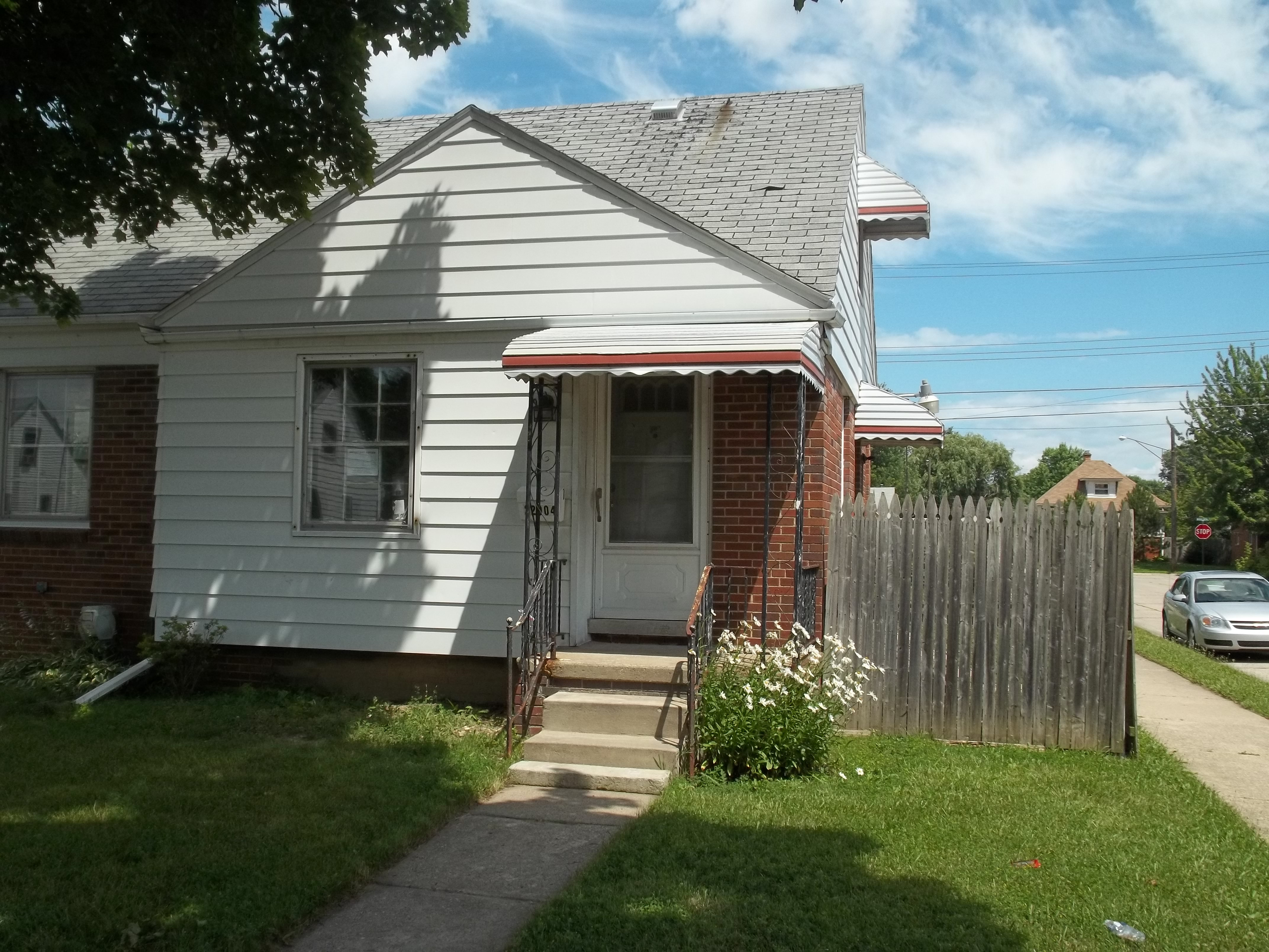 22004 Nevada Ave, Eastpointe, MI 48021 