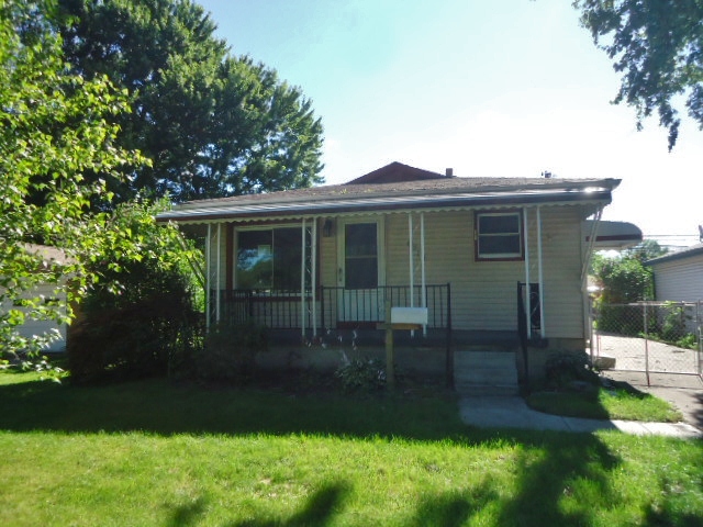 6713 Buck St, Taylor, MI 48180 