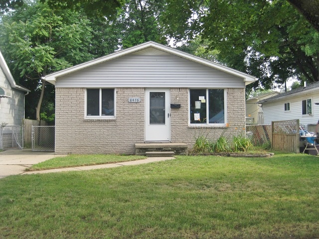 8476 Republic Ave, Warren, MI 48089 