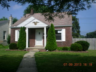 28100 Glenwood St, St Clair Shores, MI 48081 