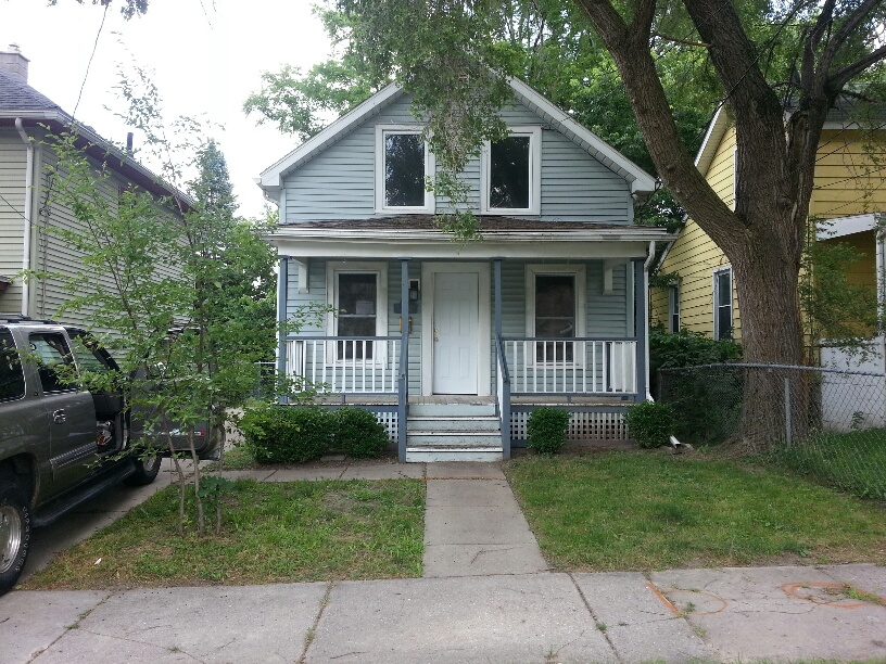 1330 N Chestnut St, Lansing, MI 48906 