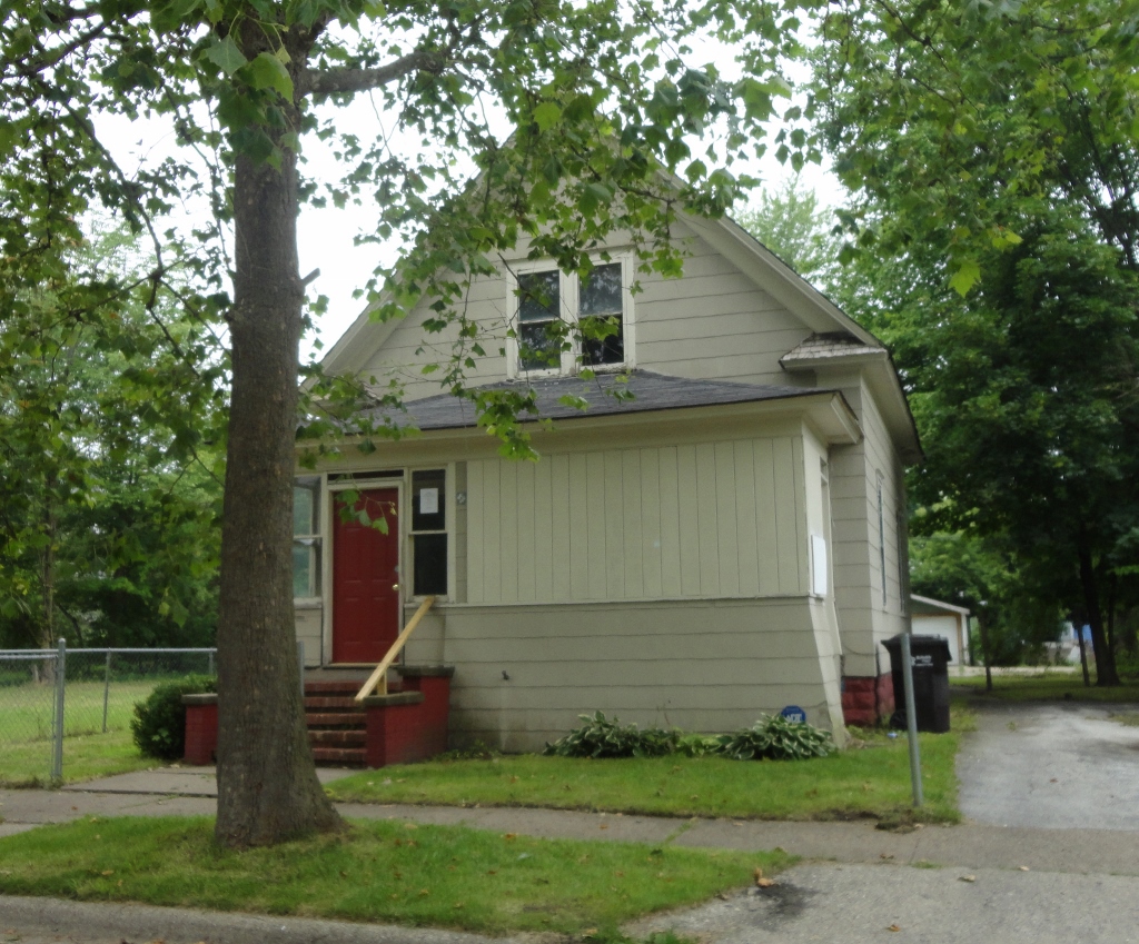 644 Superior St, Benton Harbor, MI 49022 