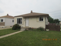 24307 Rosalind Ave, Eastpointe, MI 48021 