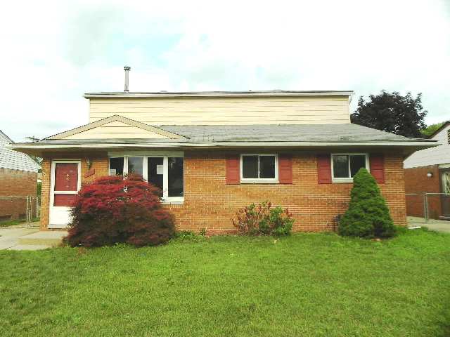232 South Wildwood St, Westland, MI 48186 
