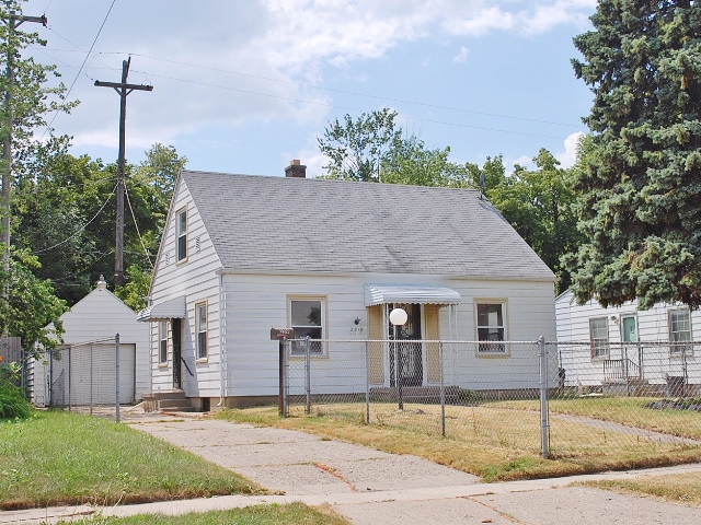 2319 Winona St, Flint, MI 48504 