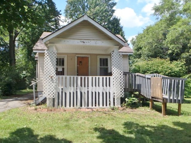 14909 Dolphin St, Detroit, MI 48223 